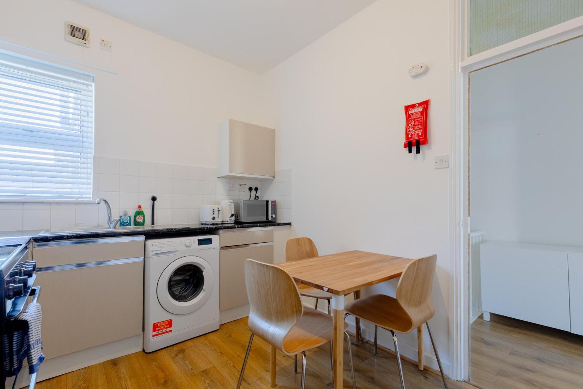 Spacious 2bd Flat Short Walk From Excel Londra