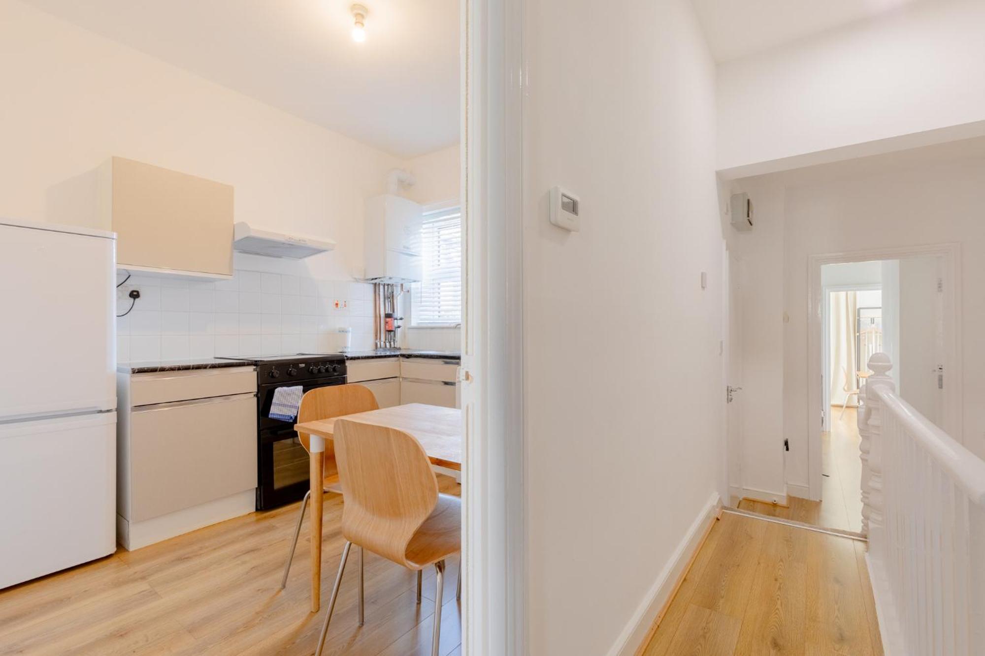 Spacious 2bd Flat Short Walk From Excel Appartamento *