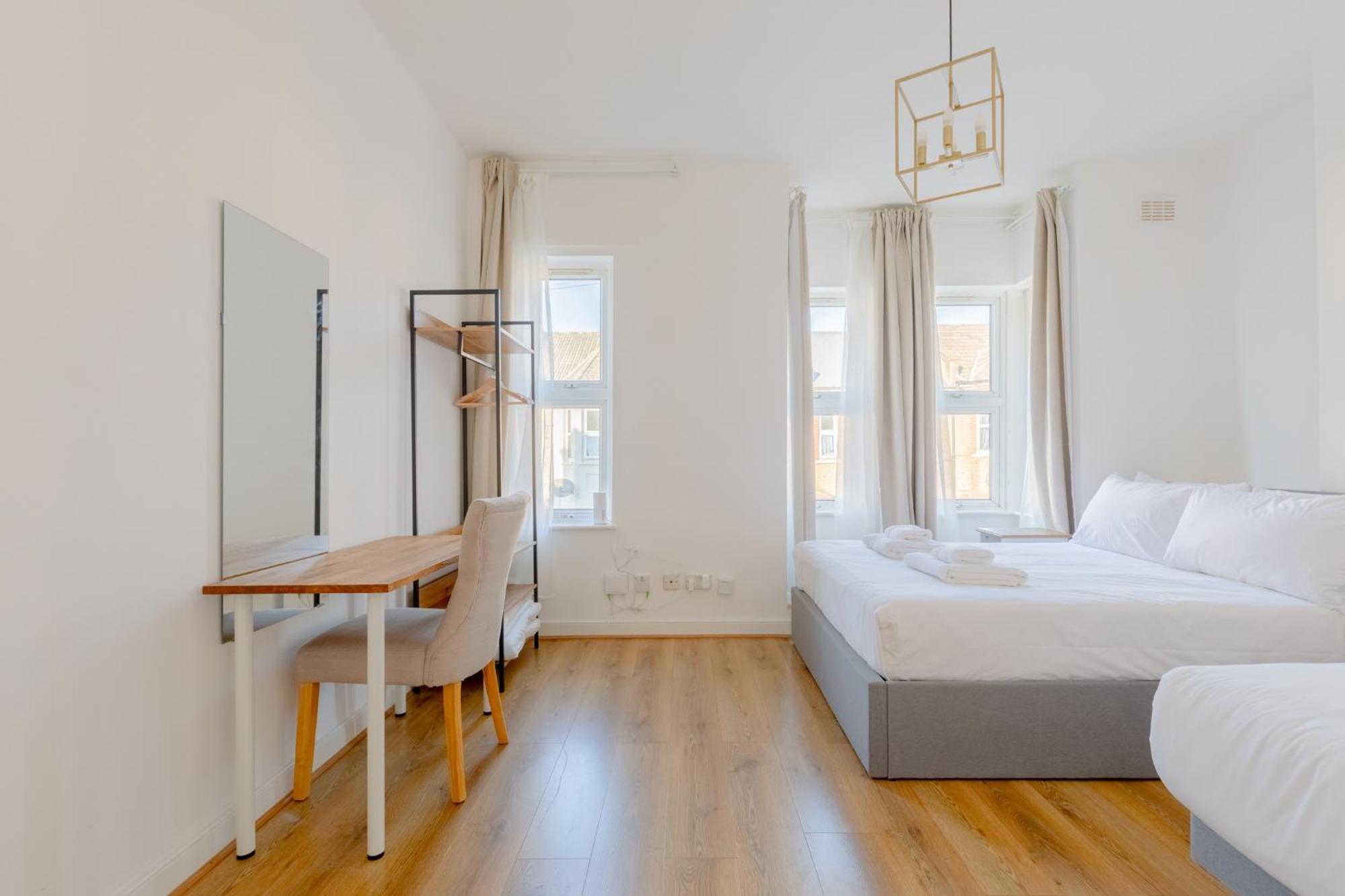 Spacious 2bd Flat Short Walk From Excel Appartamento Londra