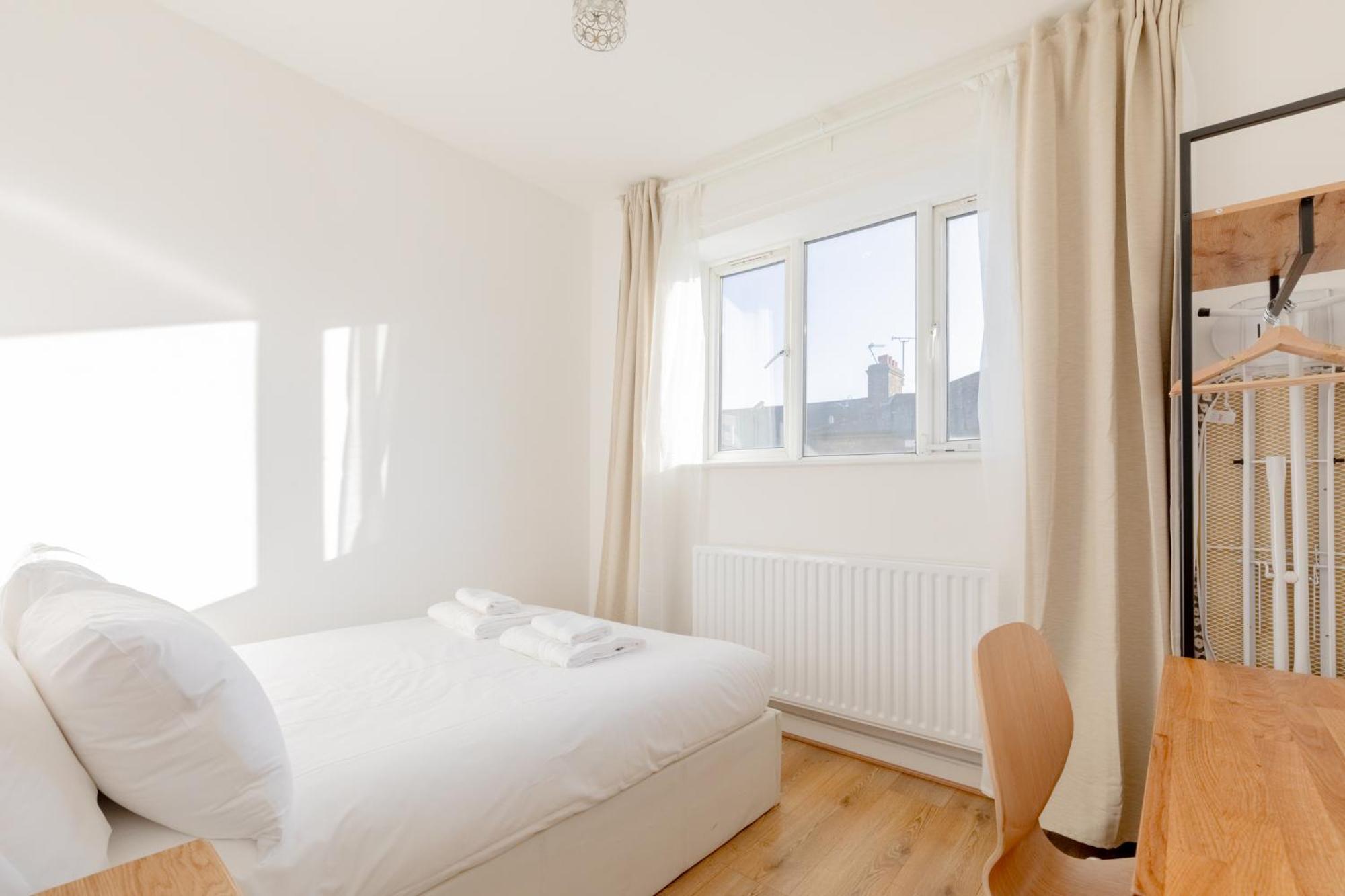Spacious 2bd Flat Short Walk From Excel