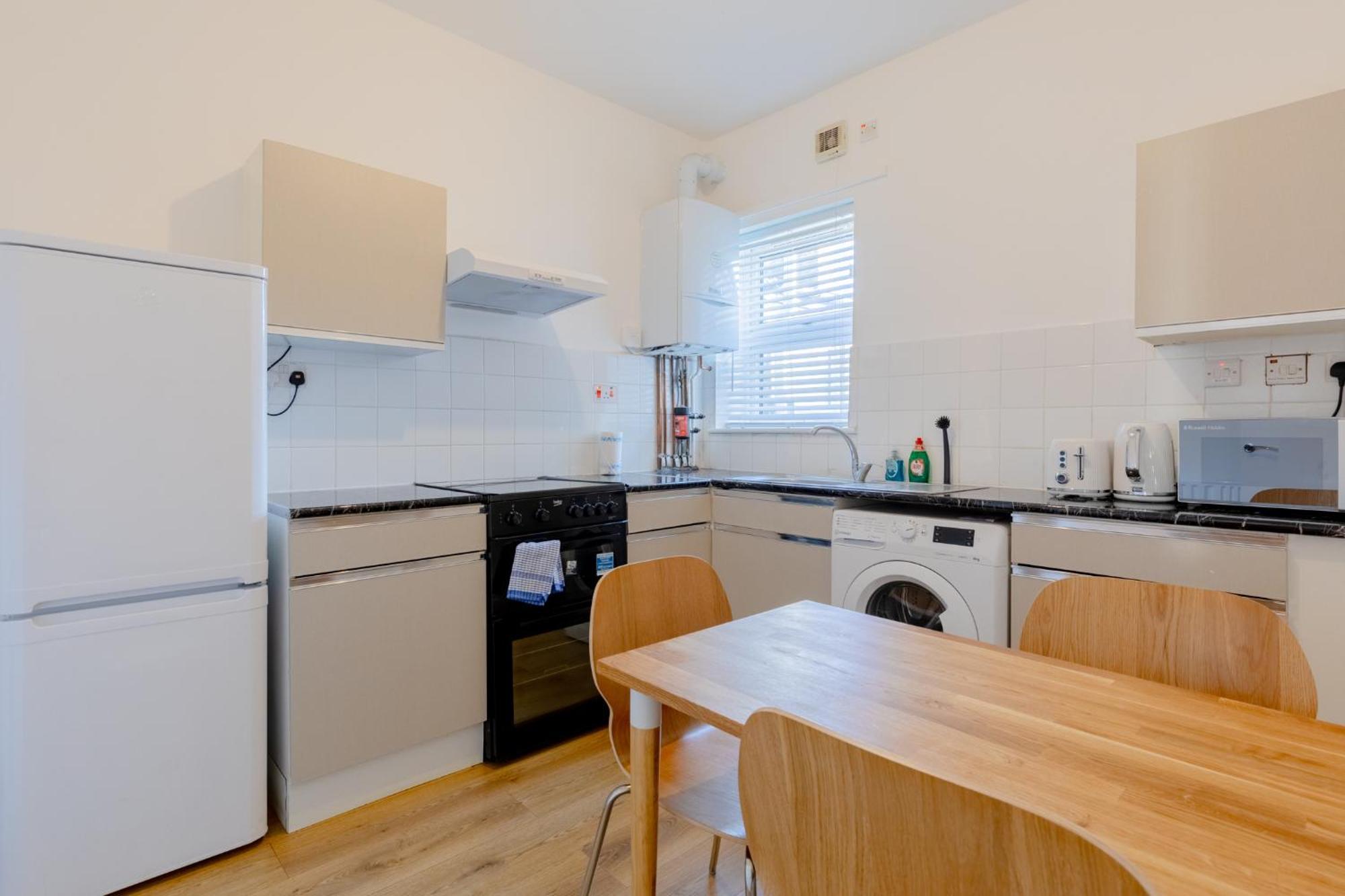 Spacious 2bd Flat Short Walk From Excel Londra